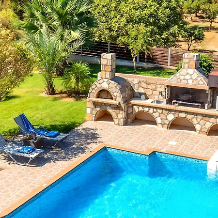 Mirsini Private Pool & Jacuzzi Villa