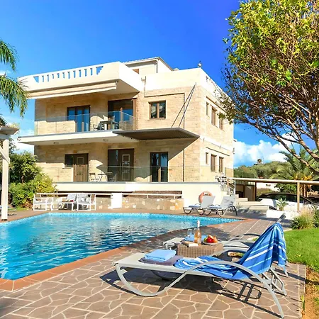 Mirsini Private Pool & Jacuzzi *