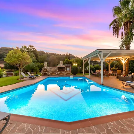 Mirsini Private Pool & Jacuzzi Villa *