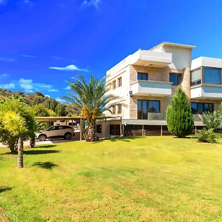 Villa Mirsini Private Pool & Jacuzzi *