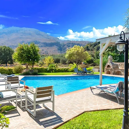 Mirsini Private Pool & Jacuzzi Villa